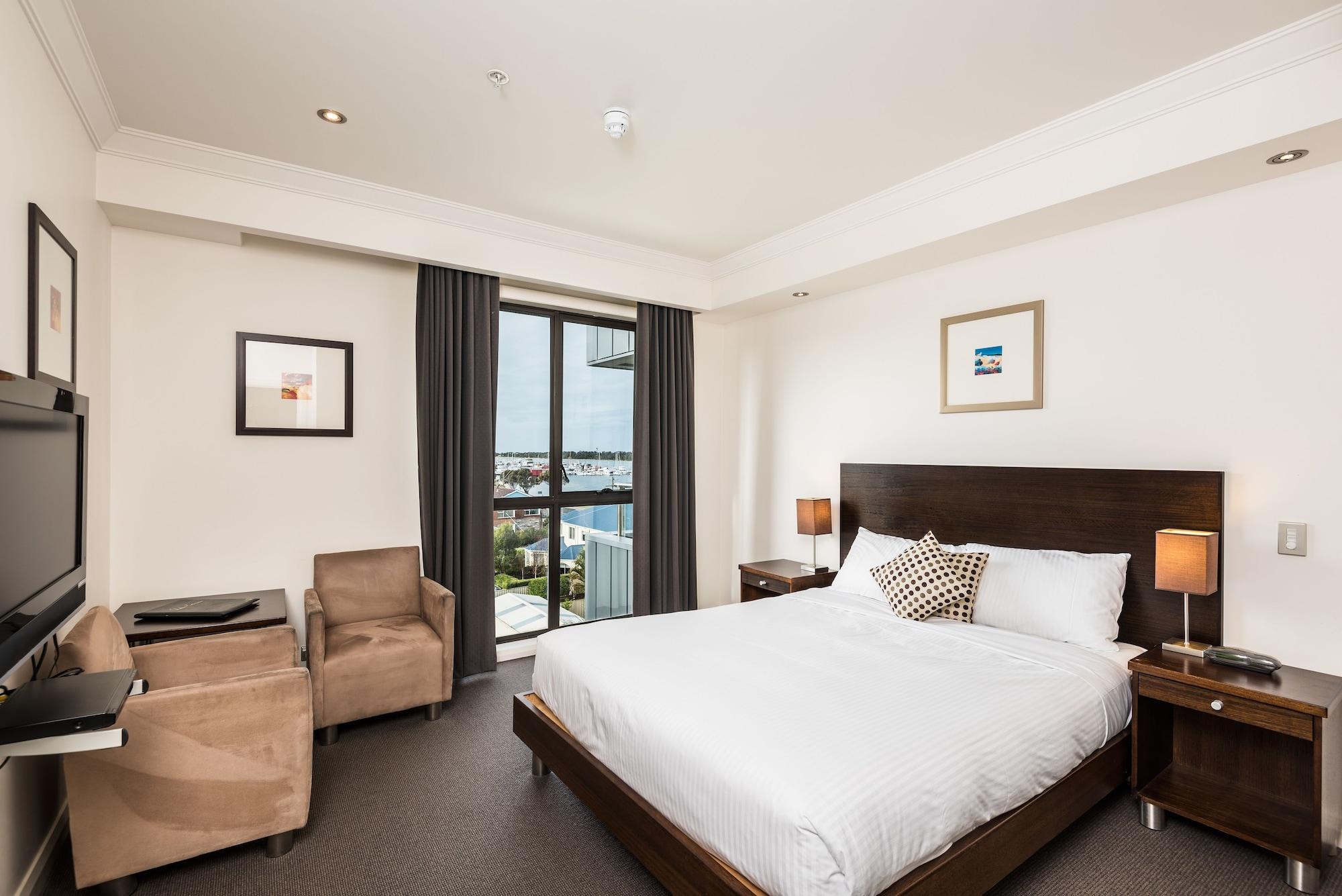 The Esplanade Resort And Spa Lakes Entrance Exterior photo