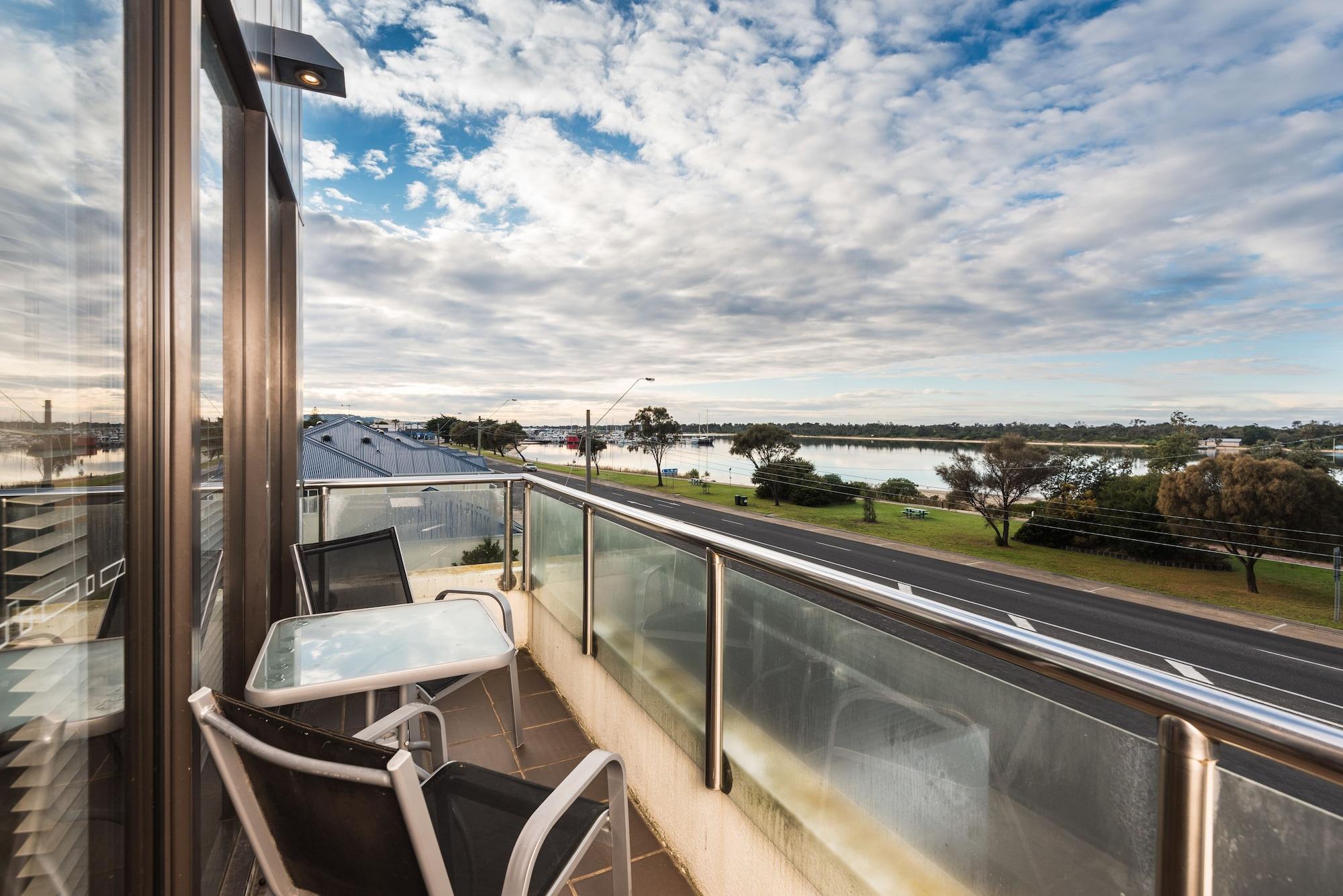 The Esplanade Resort And Spa Lakes Entrance Exterior photo