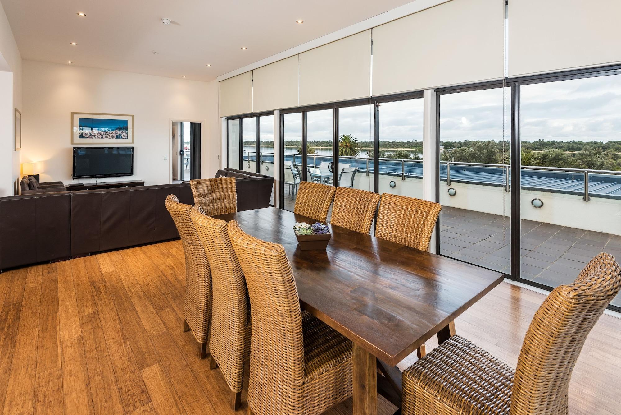 The Esplanade Resort And Spa Lakes Entrance Exterior photo