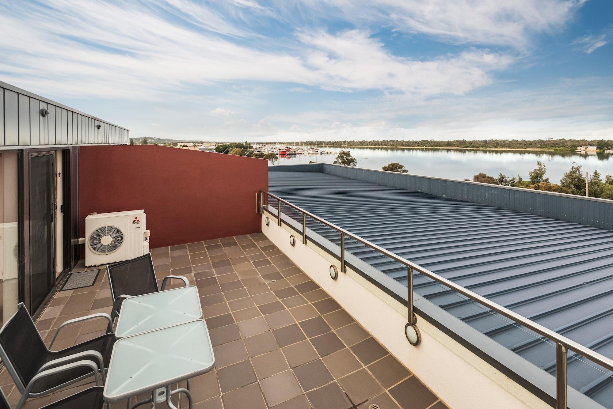 The Esplanade Resort And Spa Lakes Entrance Exterior photo