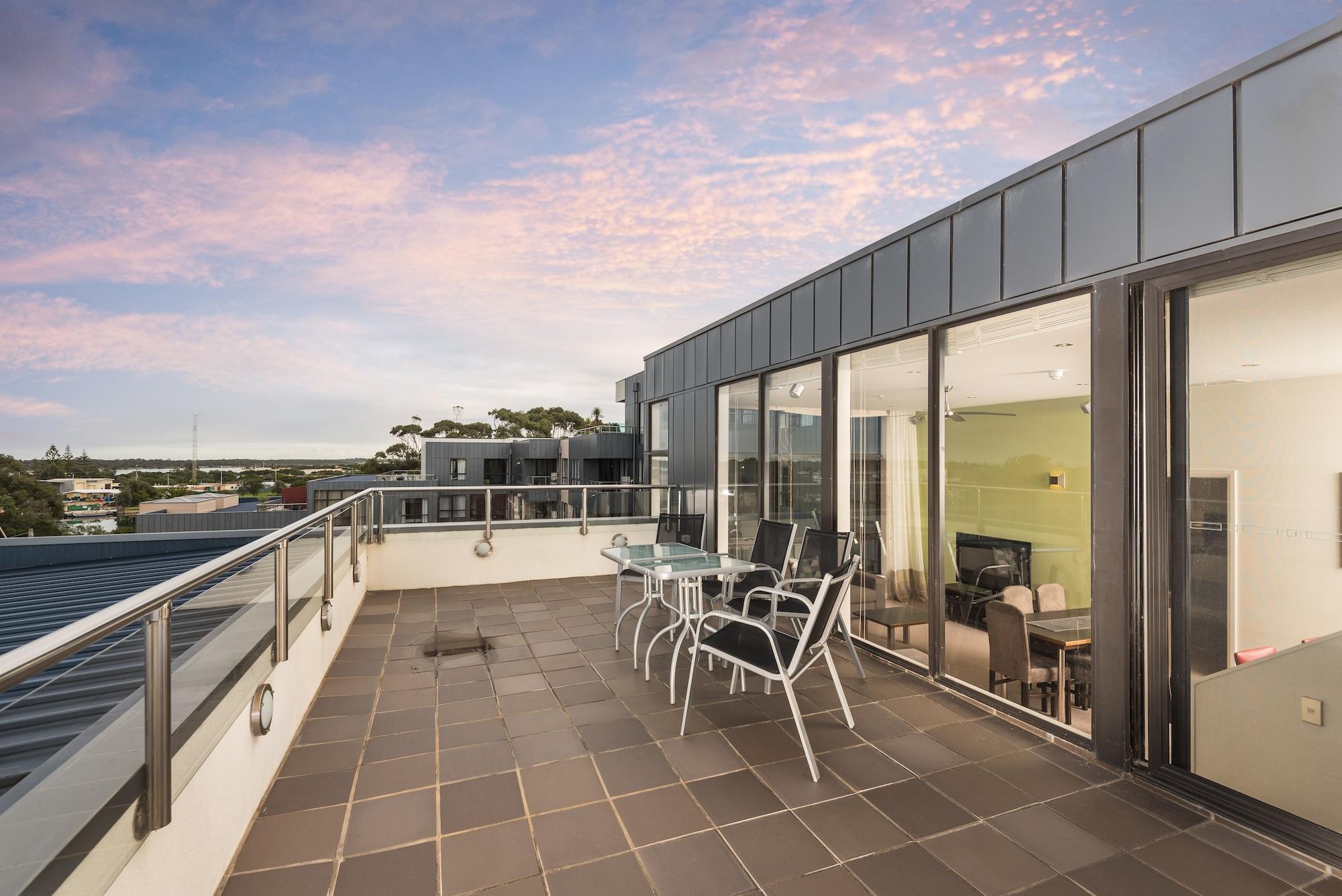 The Esplanade Resort And Spa Lakes Entrance Exterior photo