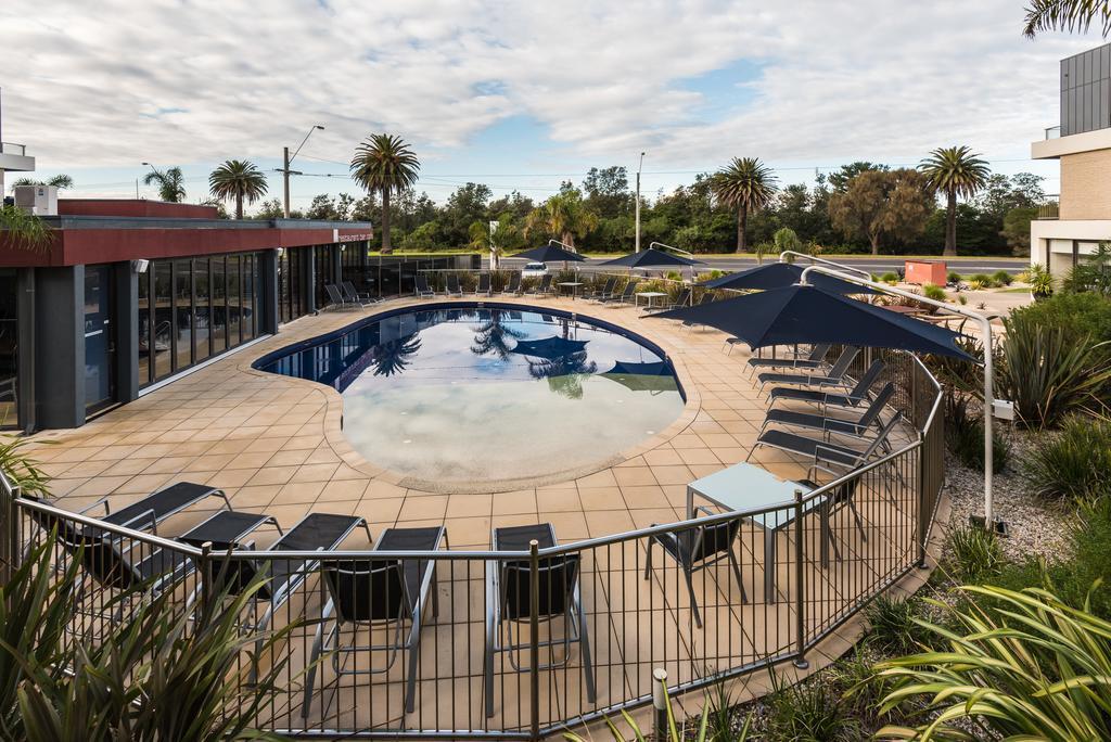 The Esplanade Resort And Spa Lakes Entrance Exterior photo