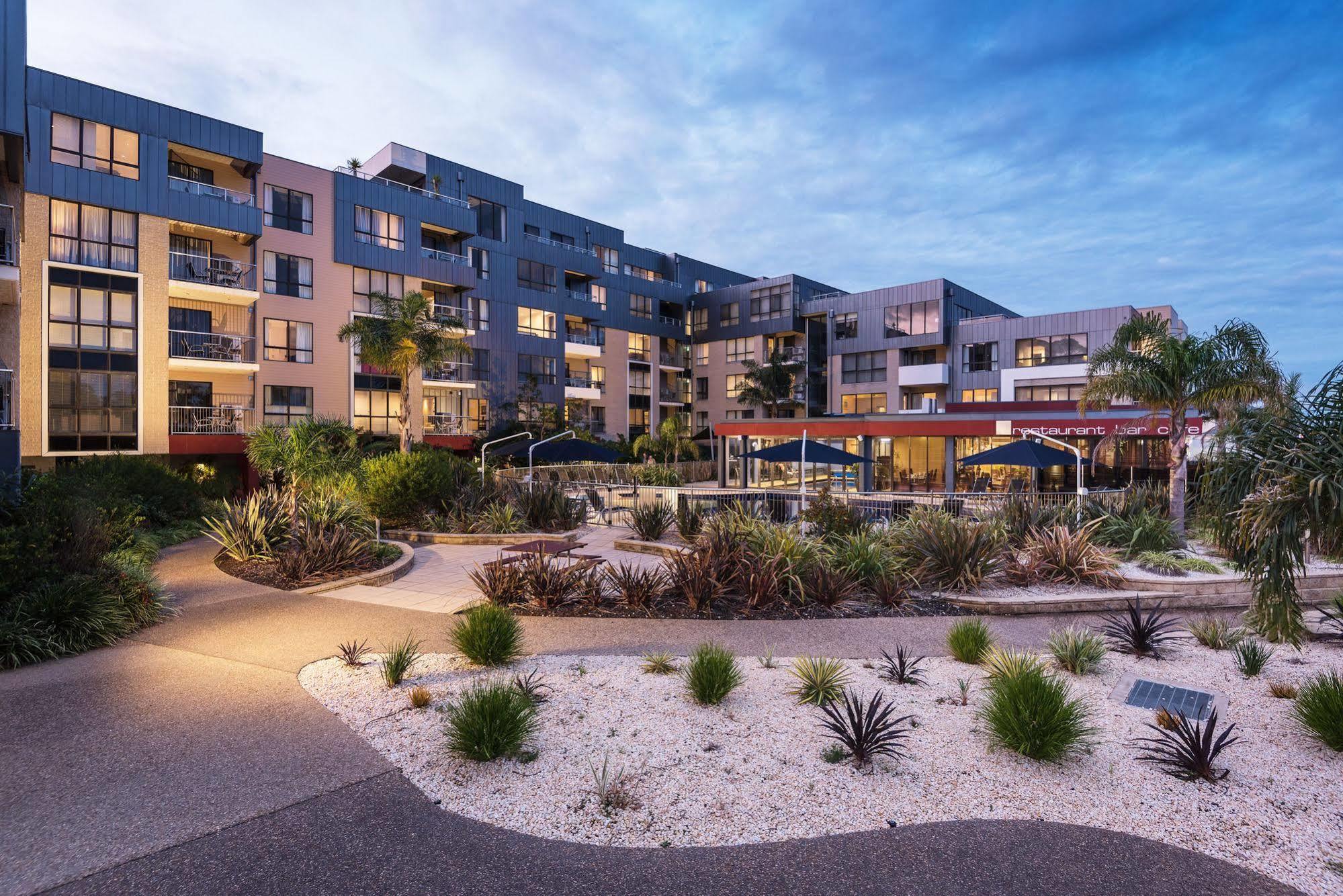 The Esplanade Resort And Spa Lakes Entrance Exterior photo